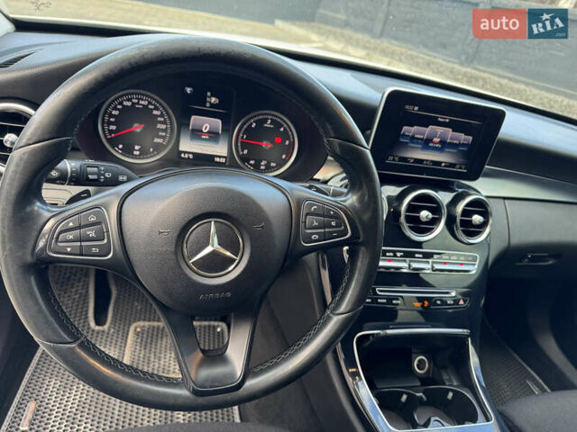 Білий Мерседес Ц-Клас, об'ємом двигуна 2.14 л та пробігом 284 тис. км за 16800 $, фото 47 на Automoto.ua