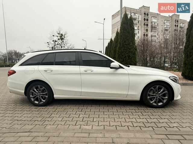 Білий Мерседес Ц-Клас, об'ємом двигуна 2.2 л та пробігом 339 тис. км за 16800 $, фото 2 на Automoto.ua