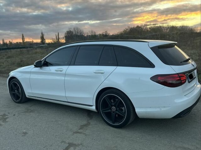 Білий Мерседес Ц-Клас, об'ємом двигуна 2.1 л та пробігом 230 тис. км за 15800 $, фото 3 на Automoto.ua