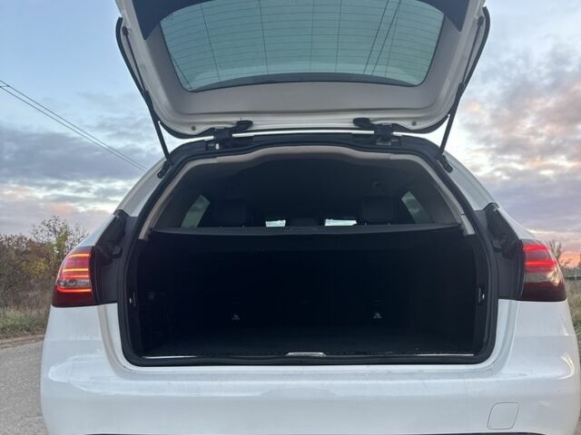 Белый Мерседес Ц-Класс, объемом двигателя 2.2 л и пробегом 230 тыс. км за 14800 $, фото 5 на Automoto.ua