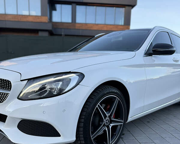 Белый Мерседес Ц-Класс, объемом двигателя 2.14 л и пробегом 159 тыс. км за 21900 $, фото 6 на Automoto.ua