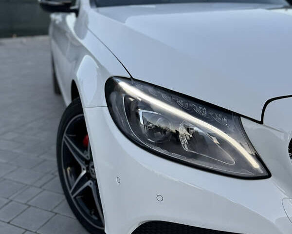 Белый Мерседес Ц-Класс, объемом двигателя 2.14 л и пробегом 159 тыс. км за 21900 $, фото 3 на Automoto.ua