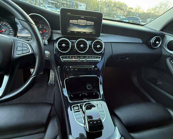 Белый Мерседес Ц-Класс, объемом двигателя 2.14 л и пробегом 159 тыс. км за 21900 $, фото 24 на Automoto.ua