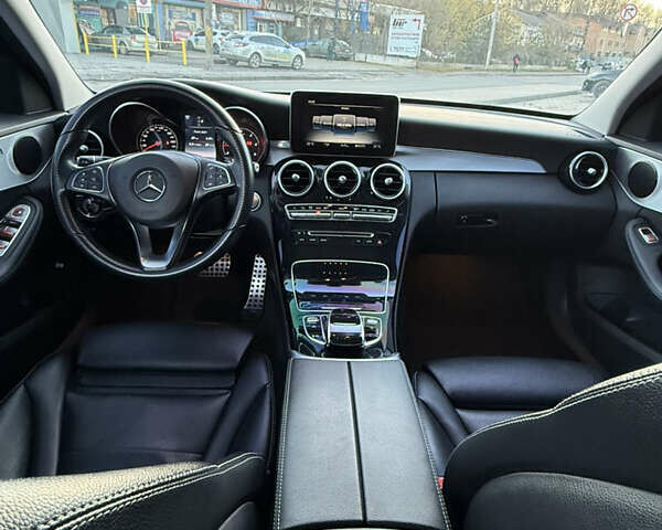 Белый Мерседес Ц-Класс, объемом двигателя 2.14 л и пробегом 159 тыс. км за 21900 $, фото 18 на Automoto.ua