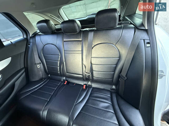 Белый Мерседес Ц-Класс, объемом двигателя 2.14 л и пробегом 159 тыс. км за 21900 $, фото 28 на Automoto.ua