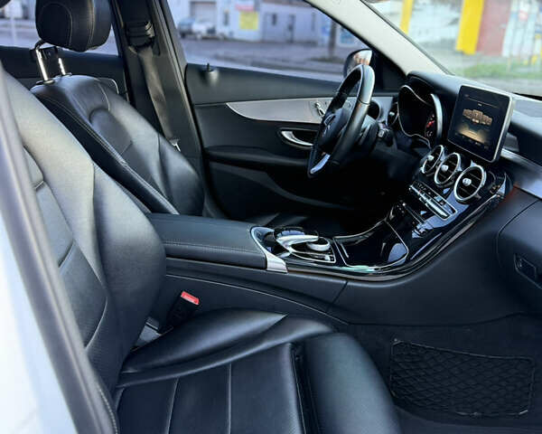 Белый Мерседес Ц-Класс, объемом двигателя 2.14 л и пробегом 159 тыс. км за 21900 $, фото 23 на Automoto.ua