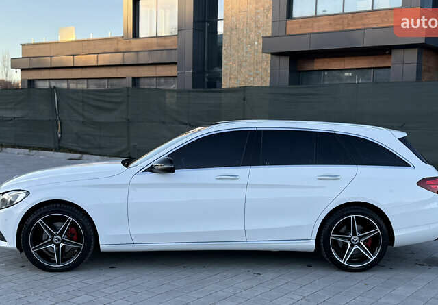 Белый Мерседес Ц-Класс, объемом двигателя 2.14 л и пробегом 159 тыс. км за 21900 $, фото 10 на Automoto.ua