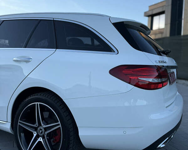 Белый Мерседес Ц-Класс, объемом двигателя 2.14 л и пробегом 159 тыс. км за 21900 $, фото 11 на Automoto.ua