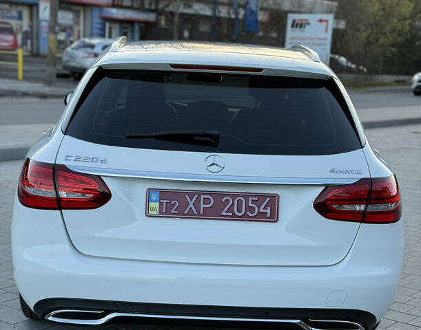 Белый Мерседес Ц-Класс, объемом двигателя 2.14 л и пробегом 159 тыс. км за 21900 $, фото 12 на Automoto.ua