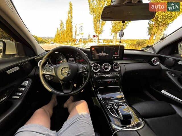 Белый Мерседес Ц-Класс, объемом двигателя 2.14 л и пробегом 375 тыс. км за 16700 $, фото 10 на Automoto.ua