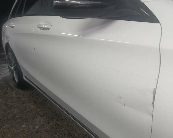 Белый Мерседес Ц-Класс, объемом двигателя 2 л и пробегом 211 тыс. км за 17200 $, фото 13 на Automoto.ua