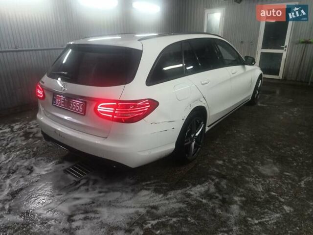 Белый Мерседес Ц-Класс, объемом двигателя 2 л и пробегом 211 тыс. км за 17200 $, фото 1 на Automoto.ua