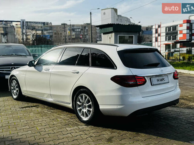 Белый Мерседес Ц-Класс, объемом двигателя 1.95 л и пробегом 148 тыс. км за 27500 $, фото 2 на Automoto.ua