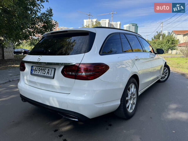 Белый Мерседес Ц-Класс, объемом двигателя 1.95 л и пробегом 147 тыс. км за 28900 $, фото 7 на Automoto.ua