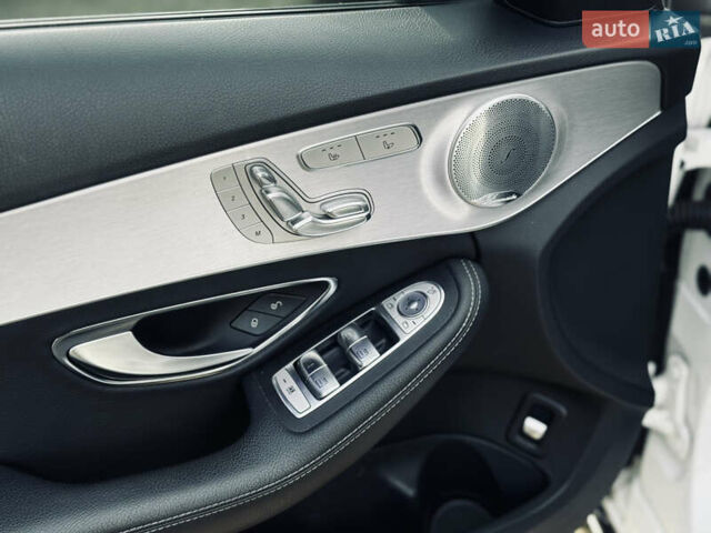 Белый Мерседес Ц-Класс, объемом двигателя 1.95 л и пробегом 148 тыс. км за 27500 $, фото 19 на Automoto.ua