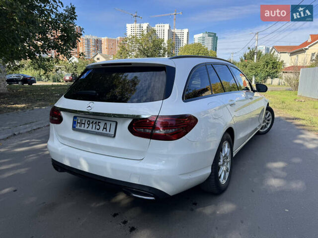 Белый Мерседес Ц-Класс, объемом двигателя 1.95 л и пробегом 147 тыс. км за 28900 $, фото 4 на Automoto.ua