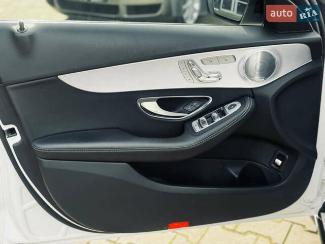 Белый Мерседес Ц-Класс, объемом двигателя 1.95 л и пробегом 148 тыс. км за 27500 $, фото 18 на Automoto.ua