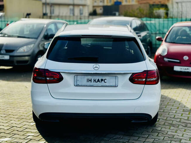 Белый Мерседес Ц-Класс, объемом двигателя 1.95 л и пробегом 148 тыс. км за 27500 $, фото 3 на Automoto.ua