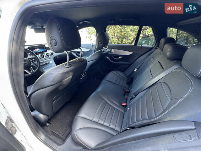 Белый Мерседес Ц-Класс, объемом двигателя 1.95 л и пробегом 147 тыс. км за 28900 $, фото 11 на Automoto.ua