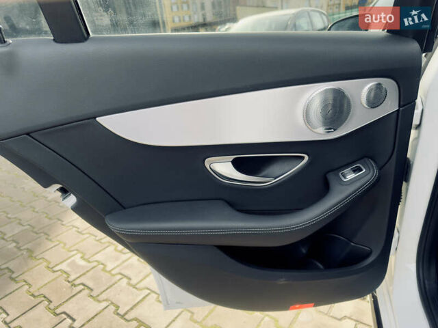 Белый Мерседес Ц-Класс, объемом двигателя 1.95 л и пробегом 148 тыс. км за 27500 $, фото 45 на Automoto.ua