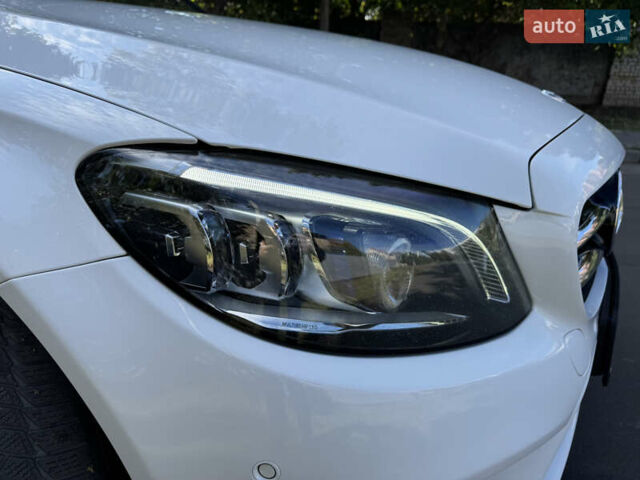 Белый Мерседес Ц-Класс, объемом двигателя 1.95 л и пробегом 147 тыс. км за 28900 $, фото 5 на Automoto.ua