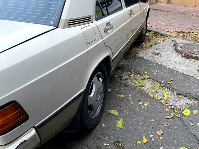 Бежевый Мерседес Ц-Класс, объемом двигателя 2 л и пробегом 0 тыс. км за 1800 $, фото 4 на Automoto.ua