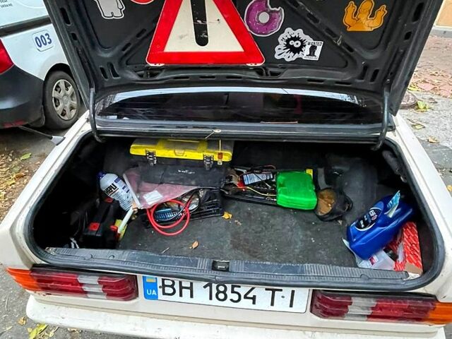 Бежевый Мерседес Ц-Класс, объемом двигателя 2 л и пробегом 0 тыс. км за 1800 $, фото 8 на Automoto.ua