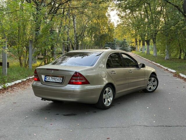 Бежевый Мерседес Ц-Класс, объемом двигателя 1.8 л и пробегом 248 тыс. км за 3749 $, фото 5 на Automoto.ua