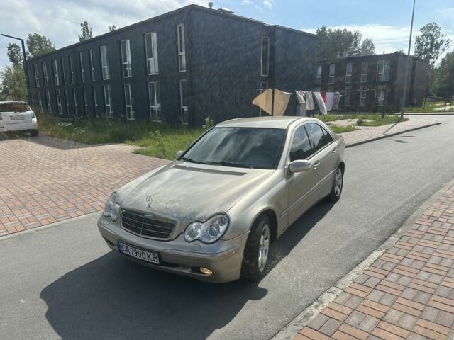 Бежевий Мерседес Ц-Клас, об'ємом двигуна 1.8 л та пробігом 247 тис. км за 4299 $, фото 1 на Automoto.ua