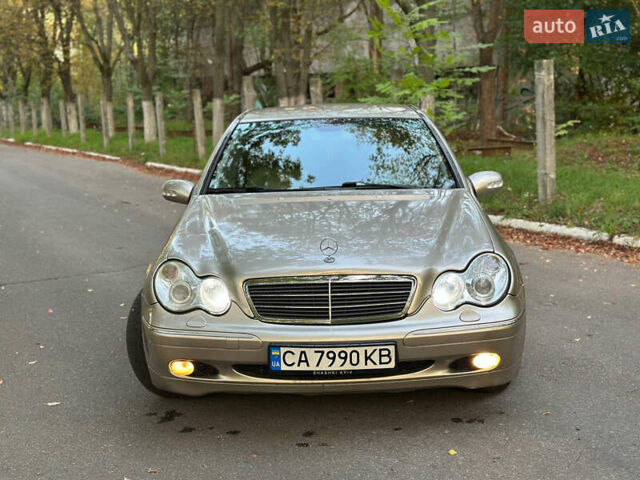 Бежевий Мерседес Ц-Клас, об'ємом двигуна 1.8 л та пробігом 247 тис. км за 4350 $, фото 2 на Automoto.ua