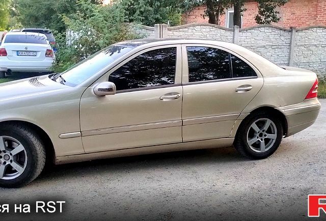 Бежевый Мерседес Ц-Класс, объемом двигателя 1.8 л и пробегом 0 тыс. км за 3800 $, фото 3 на Automoto.ua
