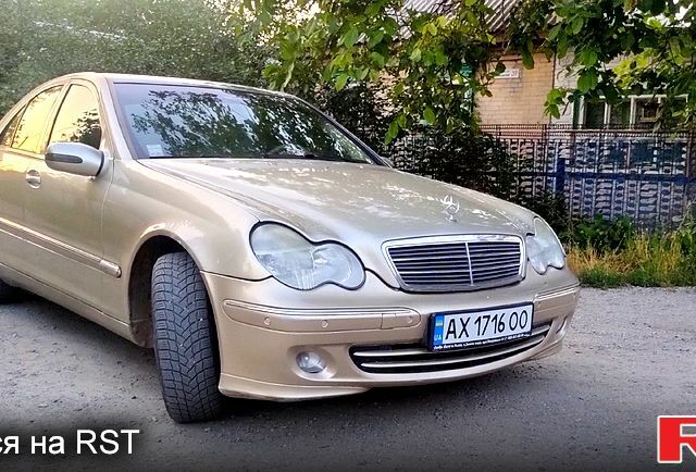 Бежевый Мерседес Ц-Класс, объемом двигателя 1.8 л и пробегом 0 тыс. км за 3800 $, фото 4 на Automoto.ua