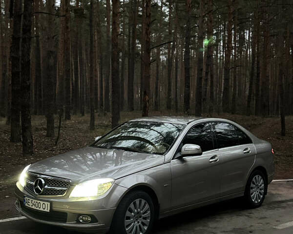 Бежевий Мерседес Ц-Клас, об'ємом двигуна 1.8 л та пробігом 183 тис. км за 9800 $, фото 9 на Automoto.ua