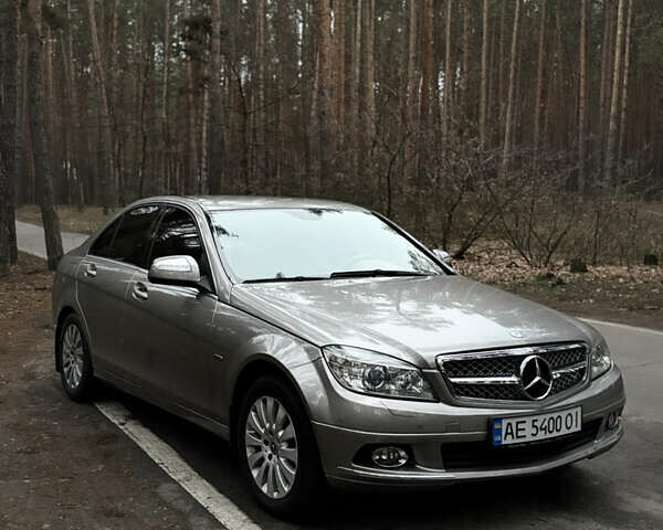 Бежевий Мерседес Ц-Клас, об'ємом двигуна 1.8 л та пробігом 183 тис. км за 9800 $, фото 2 на Automoto.ua