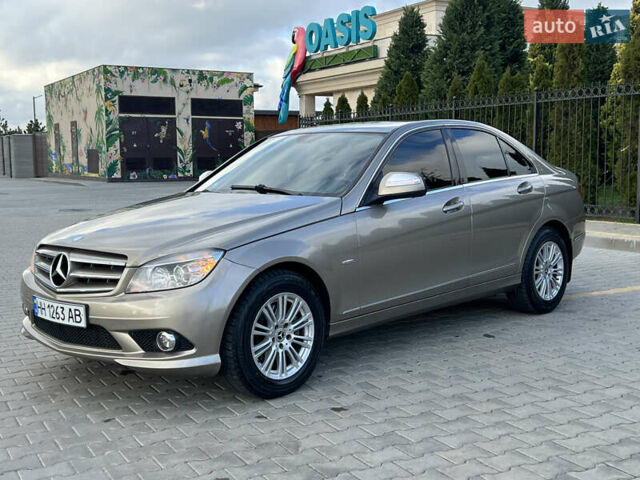 Бежевый Мерседес Ц-Класс, объемом двигателя 1.8 л и пробегом 182 тыс. км за 7800 $, фото 5 на Automoto.ua