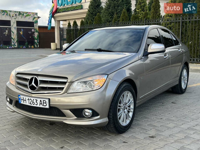 Бежевый Мерседес Ц-Класс, объемом двигателя 1.8 л и пробегом 182 тыс. км за 7800 $, фото 6 на Automoto.ua