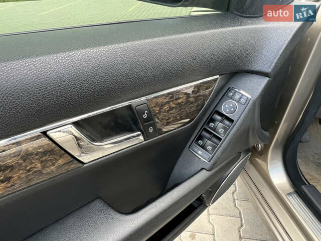 Бежевый Мерседес Ц-Класс, объемом двигателя 1.8 л и пробегом 182 тыс. км за 7800 $, фото 11 на Automoto.ua