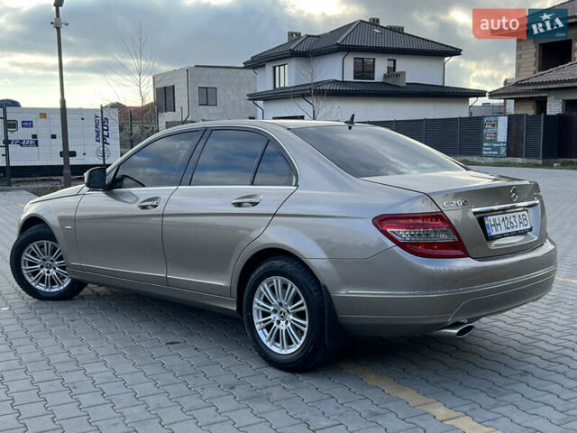 Бежевый Мерседес Ц-Класс, объемом двигателя 1.8 л и пробегом 182 тыс. км за 7800 $, фото 2 на Automoto.ua