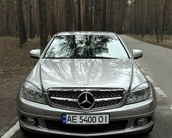 Бежевий Мерседес Ц-Клас, об'ємом двигуна 1.8 л та пробігом 183 тис. км за 9800 $, фото 1 на Automoto.ua