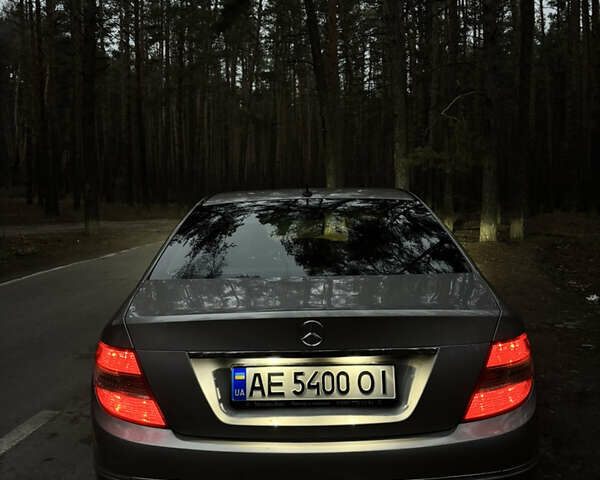 Бежевий Мерседес Ц-Клас, об'ємом двигуна 1.8 л та пробігом 183 тис. км за 9800 $, фото 8 на Automoto.ua