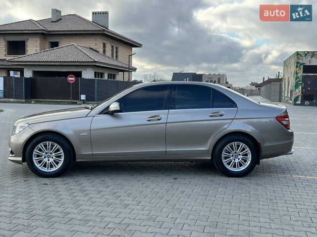 Бежевый Мерседес Ц-Класс, объемом двигателя 1.8 л и пробегом 182 тыс. км за 7800 $, фото 4 на Automoto.ua