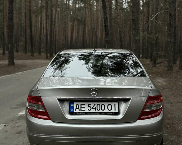 Бежевий Мерседес Ц-Клас, об'ємом двигуна 1.8 л та пробігом 183 тис. км за 9800 $, фото 4 на Automoto.ua