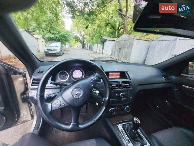 Бежевий Мерседес Ц-Клас, об'ємом двигуна 1.8 л та пробігом 185 тис. км за 6950 $, фото 13 на Automoto.ua