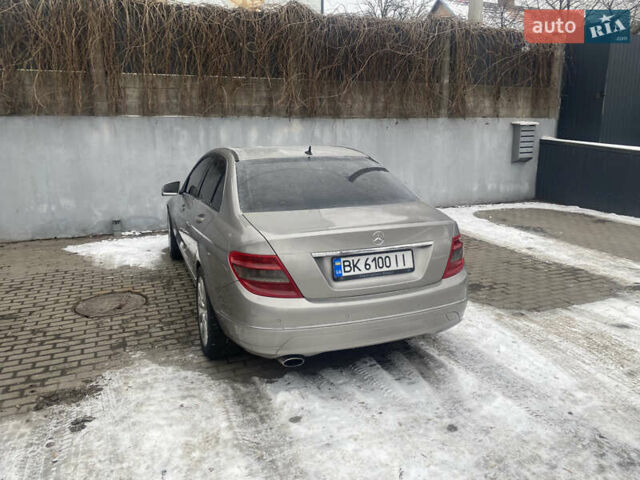 Бежевий Мерседес Ц-Клас, об'ємом двигуна 1.8 л та пробігом 282 тис. км за 8700 $, фото 2 на Automoto.ua
