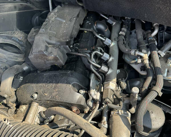 Бежевий Мерседес Ц-Клас, об'ємом двигуна 2.2 л та пробігом 100 тис. км за 2600 $, фото 1 на Automoto.ua