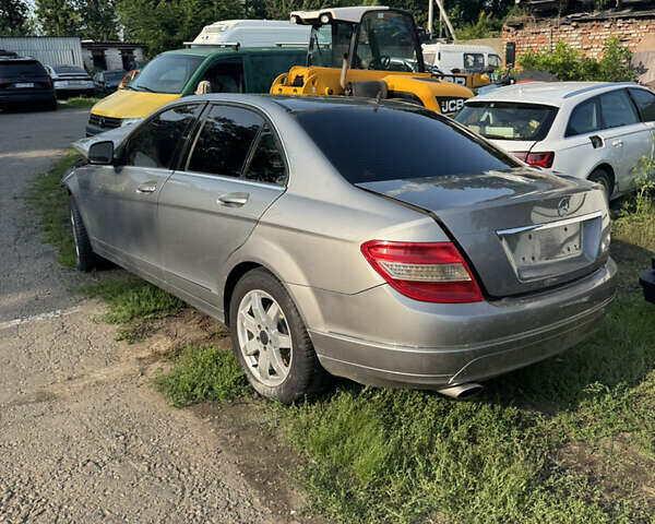 Бежевий Мерседес Ц-Клас, об'ємом двигуна 2.2 л та пробігом 100 тис. км за 2600 $, фото 2 на Automoto.ua