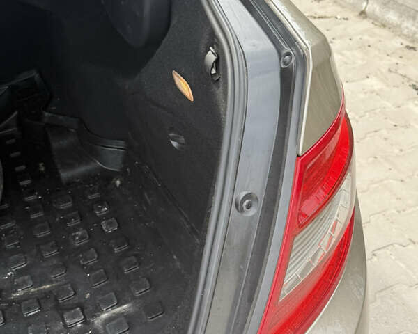 Бежевий Мерседес Ц-Клас, об'ємом двигуна 1.8 л та пробігом 203 тис. км за 9100 $, фото 8 на Automoto.ua