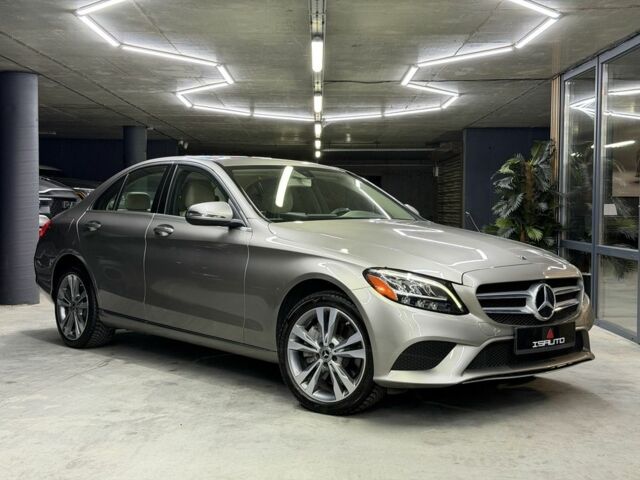 Бежевый Мерседес Ц-Класс, объемом двигателя 2 л и пробегом 60 тыс. км за 28900 $, фото 2 на Automoto.ua