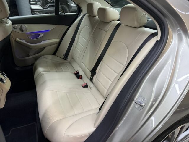 Бежевый Мерседес Ц-Класс, объемом двигателя 2 л и пробегом 60 тыс. км за 28900 $, фото 18 на Automoto.ua