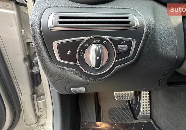 Бежевий Мерседес Ц-Клас, об'ємом двигуна 1.99 л та пробігом 38 тис. км за 33500 $, фото 32 на Automoto.ua